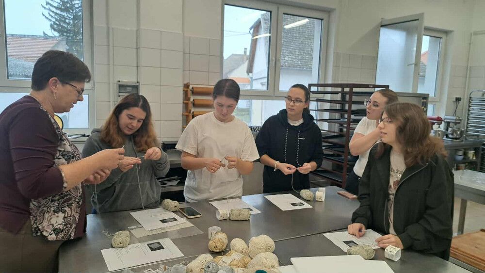 Baba-mama horgolás2.jpg